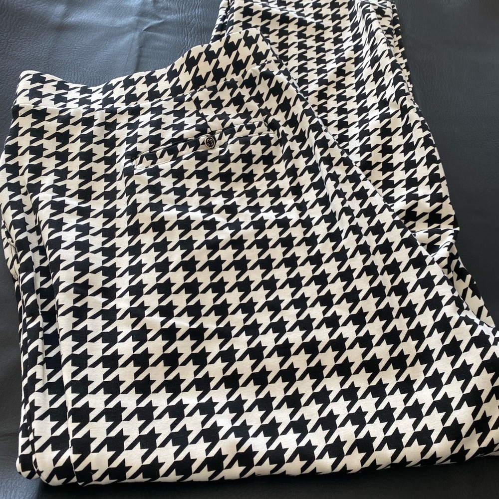 Liz and Me Slim Leg Ponte Knit pants, black houndstooth, size 3x, never worn.